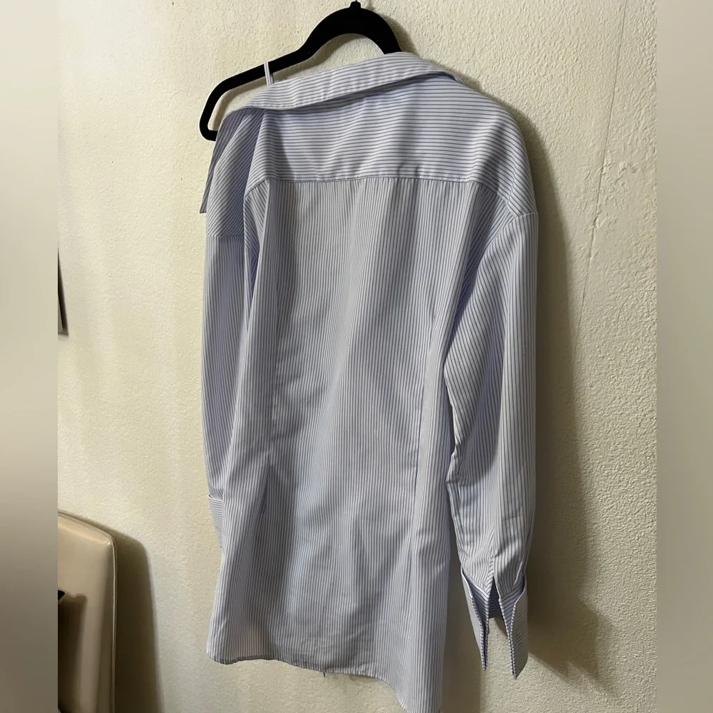 Brand new never worn Jacquemus blouse off-shoulder shirt - Picture 5 of 8